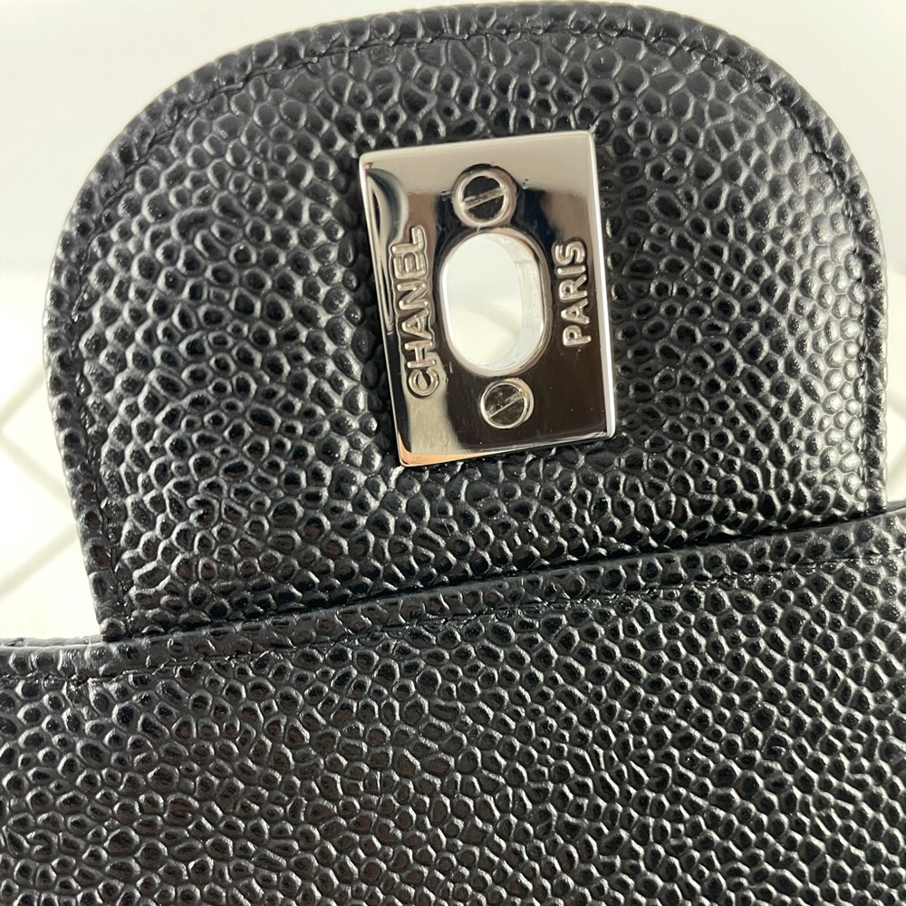 CHANEL Caviar Quilted Jumbo Double Flap Black - Picture 4 of 9